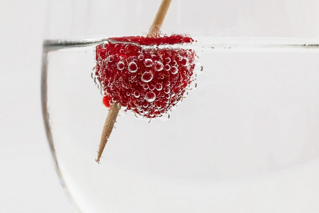 raspberry flavored sparkling water