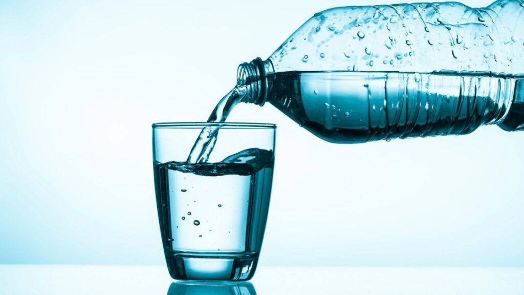 Difference Between Mineral Water and Sparkling Water