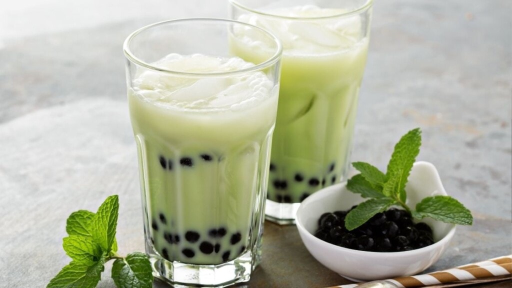 What is Matcha milk tea made of