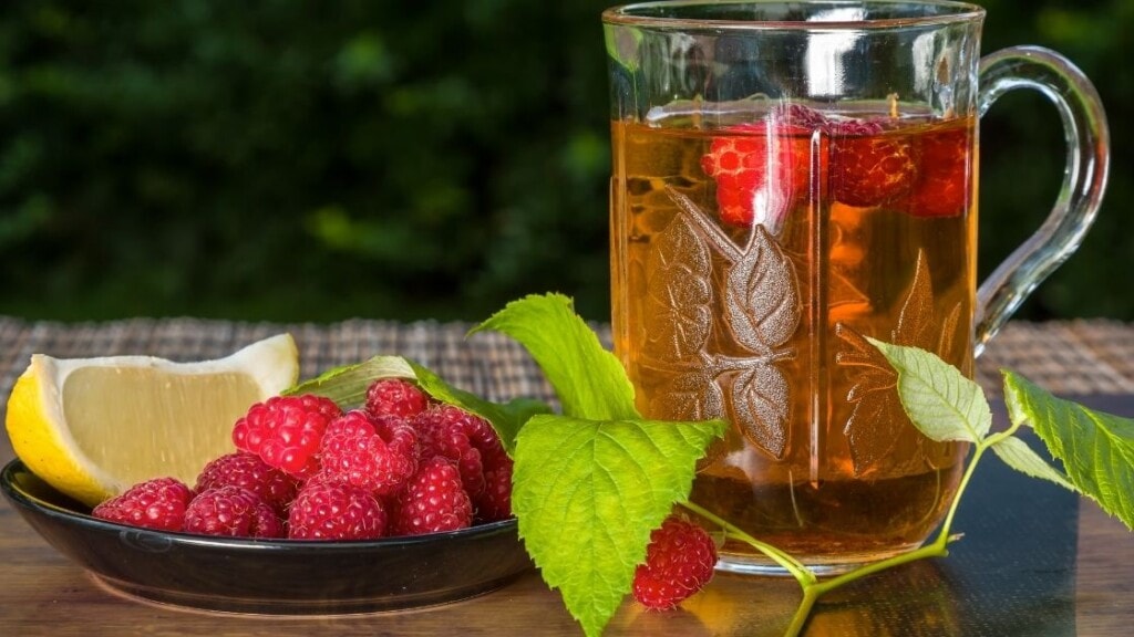 Benefits of Drinking Raspberry Leaf Tea