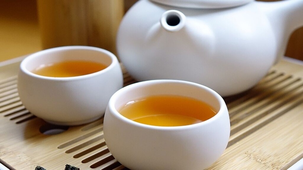 How Many Cups of Tea Does a British Person Drink a Day